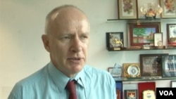 國際戰略研究所亞洲部執行主任赫胥利 (美國之音黎堡攝)