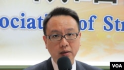 台灣中華戰略前瞻協會理事長李大中 (美國之音張永泰拍攝)