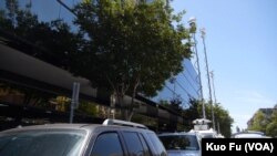 裘利接受手术的医疗中心（美国之音记者国符拍摄）