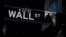 2019年9月17日美国纽约市纽约证券交易所附近的华尔街路牌。