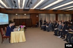 台湾外交部说明会现场(美国之音申华拍摄)