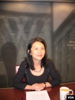 新加坡南洋理工大学拉惹勒南国际研究院副教授兼博导吴逢时博士 （美国之音申华拍摄）