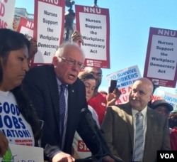 民主党总统参选人桑德斯在工人集会上讲话 (美国之音杨晨拍摄)