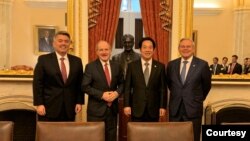 2020年2月4日，當時的美國參議院外交關係委員會領導層在國會山與時為台灣候任副總統的賴清德（左3）會面。左起：時任參議員外委會亞太小組主席加德納、時任參議院外委會主席裡施、時任參議院資深民主黨成員梅嫩德斯。(參院外委會照片)