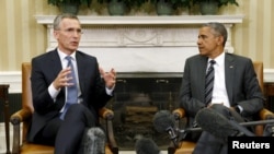 美國總統奧巴馬星期二在白宮與北約秘書長斯托爾滕貝格會晤。