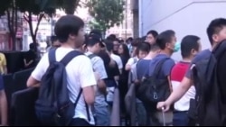 苹果新手机正式发售 “果粉”热情似不及往年