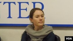 人权人士格尔布诺娃（美国之音白桦拍摄）