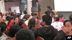 中國基督教地下教會團體“守望教會”在“老故事餐吧”敬拜(資料照片)