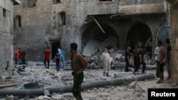 聯合國敘利亞問題小組的負責人呼籲對這個飽受戰爭創傷的國家實施全面武器禁運。