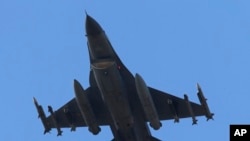 2015年7月29日，裝載著導彈的土耳其戰機從該國南部因斯里克空軍基地起飛