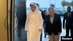 卡塔爾首相阿卜杜拉赫曼·阿勒薩尼在多哈會晤聯合國秘書長古特雷斯。（2023年10月28日）