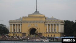 位于圣彼得堡的俄罗斯海军司令部(美国之音白桦拍摄)