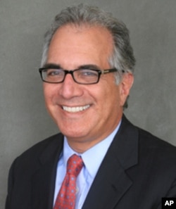 布鲁斯•罗森律师