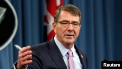 Эштон Картер