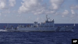 日本海上保安厅公布的照片显示中国海监-51号2012年9月14日晨在离争议岛屿大约24公里的水域巡弋(资料照片)