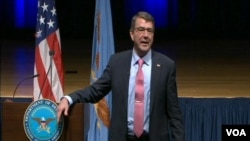 美國第25任國防部長阿什頓•卡特首次以防長的身份對五角大樓的員工和軍人發表演說。（視頻截圖）