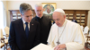 美国国务卿布林肯2021年6月28日会见罗马天主教教宗方济各（照片来自布林肯的官方推特账号） 