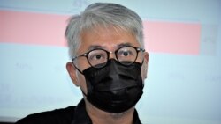 香港浸會大學政治及國際關係學系前助理教授、時事評論員黃偉國形容“洪門宴”醜聞有如”宮廷鬧劇” (美國之音湯惠芸)