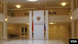 俄罗斯上议院联邦委员会大厅。习近平2013年春季访俄时曾访问上议院，大厅中当时悬挂了中俄两国国旗。
