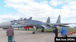 去年8月莫斯科国际航展上的苏-35战机。(美国之音白桦拍摄)