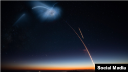 獵鷹9號火箭第一節在加州范登堡空軍基地降落。