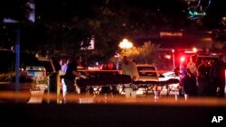 週末俄亥俄州代頓市規模槍擊事件後﹐工作人員將屍體運走。