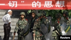 2009年7月乌鲁木齐的武警