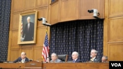 美国会就潜在水资源威胁听证 (美国之音杨晨拍摄)