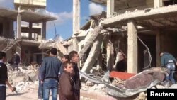 敘利亞首都大馬士革郊區汽車炸彈炸導致16人死﹐包括婦女和兒童