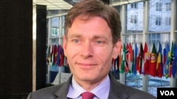 美国国务院助理国务卿马利诺夫斯基（美国之音张蓉湘拍摄）