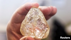 塞拉利昂“和平钻石”是全球第十四大钻石。
