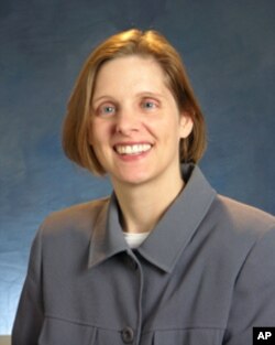 瓦尔帕莱索大学动物法专家利贝卡•哈什