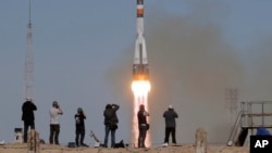 联盟号MS-10太空船运载宇航员发射升空飞往国际空间站 （2018年10月11日）