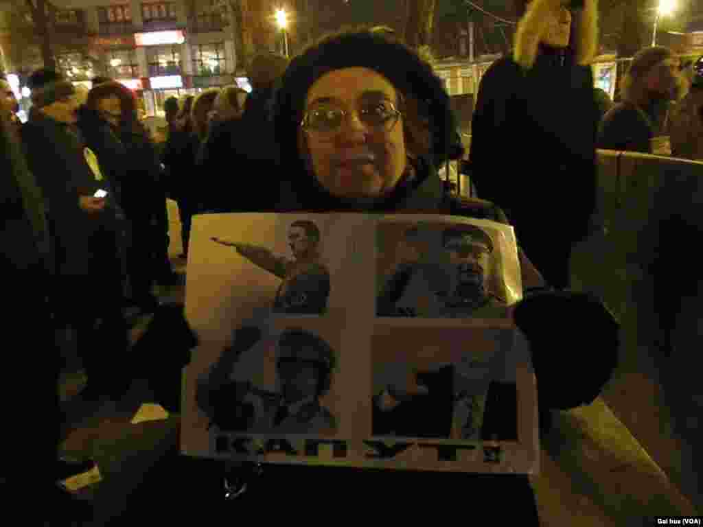 去年总统大选结束后莫斯科反政府集会中的一名示威者(美国之音白桦拍摄)