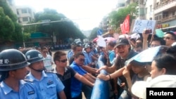 江门民众游行迫使政府取消核工厂计划 