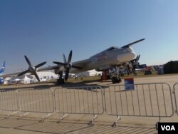 今年8月莫斯科航展上的图-95战略轰炸机，星期二参加了对叙利亚境内伊斯兰国的空袭（美国之音白桦）