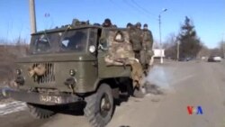 2015-02-18 美國之音視頻新聞: 烏克蘭政府軍撤離德巴爾切夫