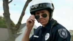 美国万花筒：比弗利山迎新春；超级碗：美国一年最大的派对