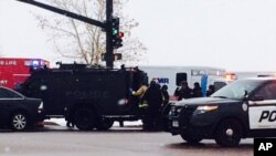 美國中部科羅拉多州的一家公共醫療設施槍襲現場