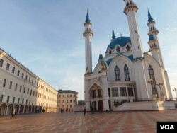 喀山市中心克里姆林内的清真寺（美国之音白桦拍摄）