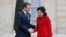 Президент Франции Эммануэль Макрон и президент Грузии Саломе Зурабишвили в Елисейском дворце. Париж, 19 февраля 2019 г.