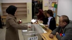 2015-11-01 美國之音視頻新聞: 土耳其在經濟政治不穩中第二次舉行選舉