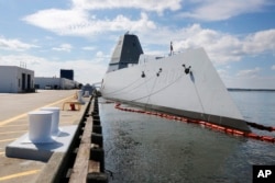 美国海军所称最先进驱逐舰2016年10月9日停靠在美国纽波特海军基地