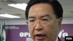 台湾民进党政策会执行长吴钊燮(美国之音申华拍摄)