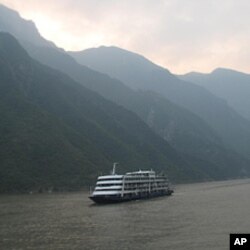 往來於長江之上的船隻。