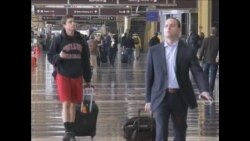 美国将允许飞机乘客全程使用电子设备