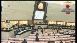 泰國總理英祿輕鬆保住職位