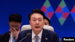 ປະ​ທາ​ນາ​ທິ​ບໍ​ດີ ເກົາຫຼີ​ໃຕ້, ທ່ານ ຢູນ ຊຸກ ຢອ​ລ.