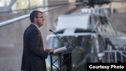 美国国防部长卡特（美国国防部）