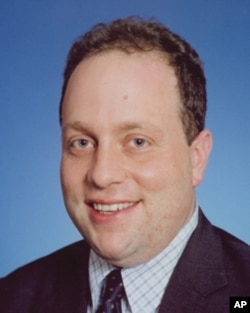 美国企业研究所的亚洲项目主任卜大年